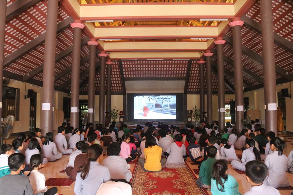 Children's smile - the playground of sowing Viet lotus seeds at Hoa Phuc pagoda