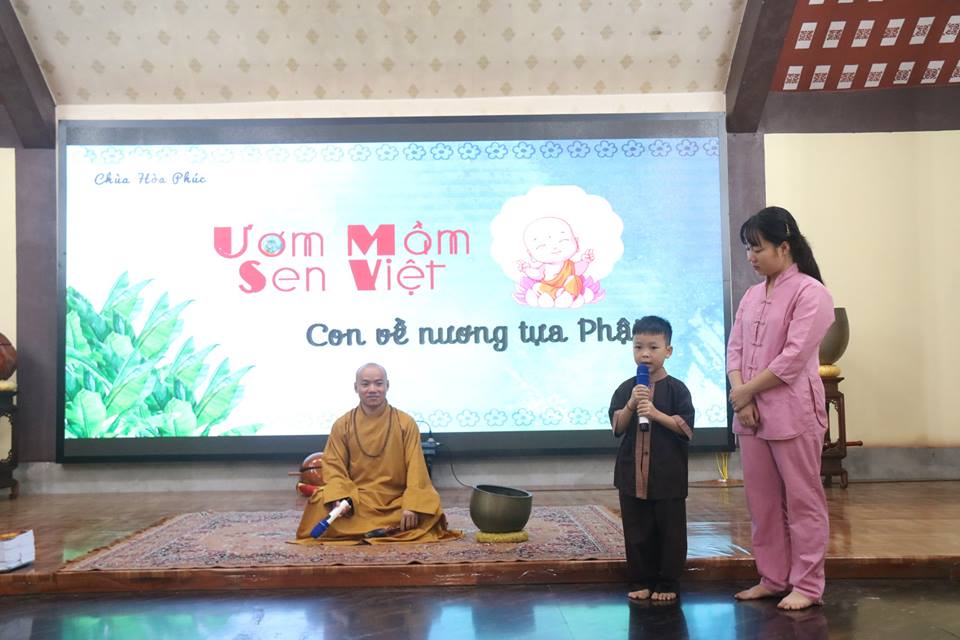 Children's smile - the playground of sowing Viet lotus seeds at Hoa Phuc pagoda