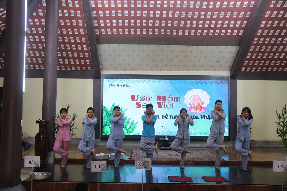 Children's smile - the playground of sowing Viet lotus seeds at Hoa Phuc pagoda