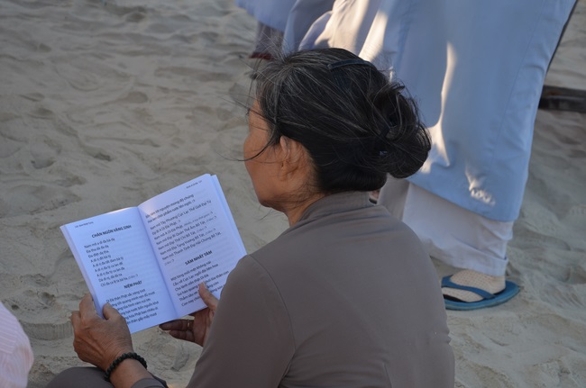 Burial in water in Vung Tau and freeing creatures in Long An