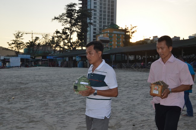 Burial in water in Vung Tau and freeing creatures in Long An