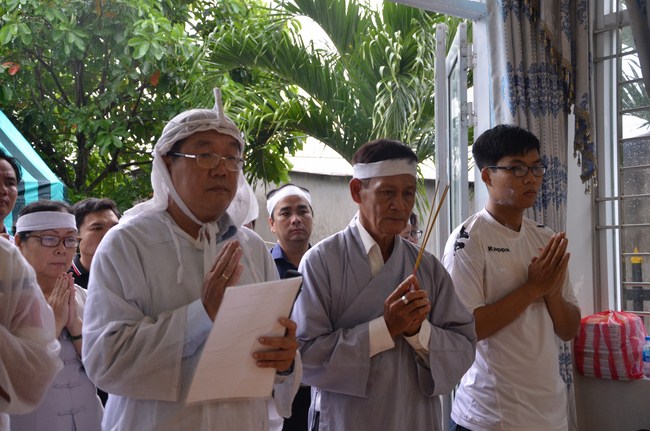 The ceremony praying for rebirth in Long An Province and Hoc Mon District