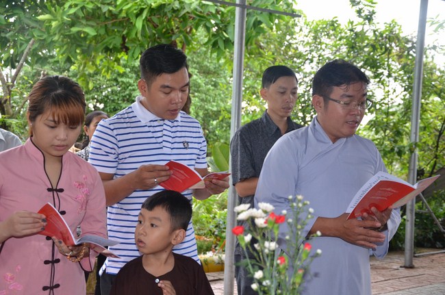 The ceremony praying for rebirth in Long An Province and Hoc Mon District