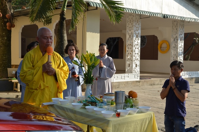 A praying ceremony for the rebirth and releasing creatures in Cu Chi