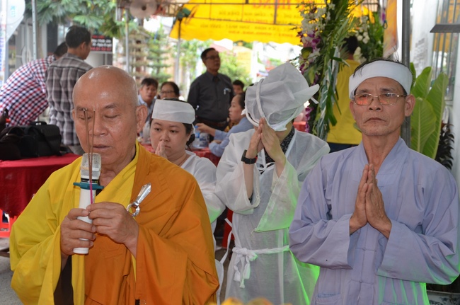 A praying ceremony for the rebirth and releasing creatures in Cu Chi