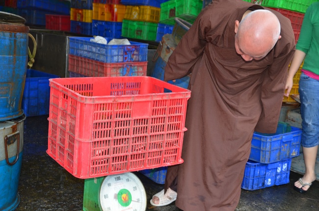 A praying ceremony for the rebirth and releasing creatures in Cu Chi