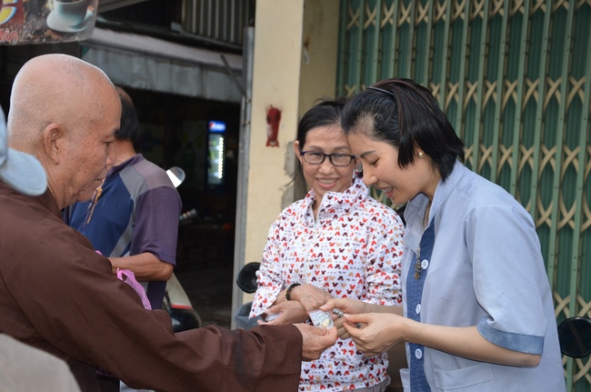 A praying ceremony for the rebirth and releasing creatures in Cu Chi