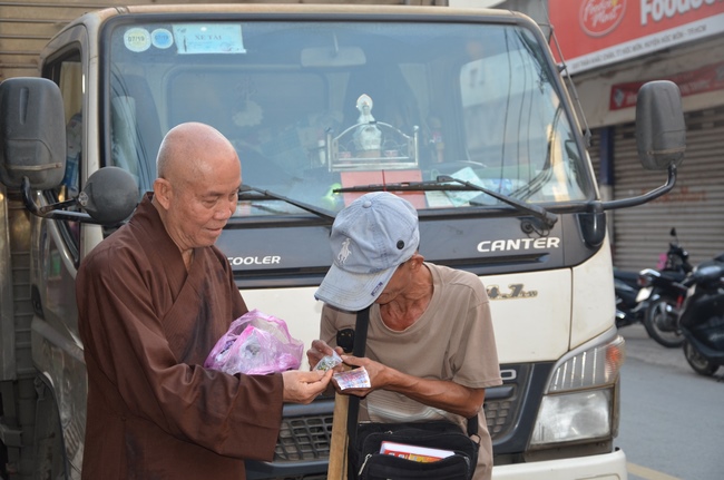 A praying ceremony for the rebirth and releasing creatures in Cu Chi