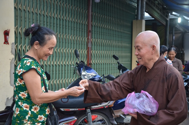 A praying ceremony for the rebirth and releasing creatures in Cu Chi