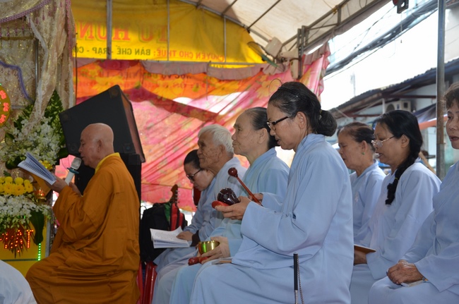 A praying ceremony for the rebirth and releasing creatures in Cu Chi