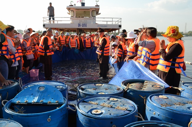 Lễ Cầu Siêu ở quận 12 và Phóng Sanh ở Củ Chi