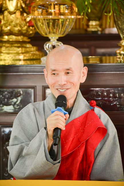 Korean Buddhist Delegation Visited Hoang Phap