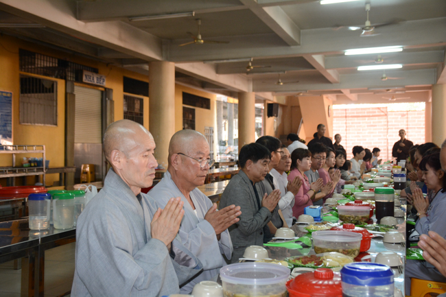 Korean Buddhist Delegation Visited Hoang Phap