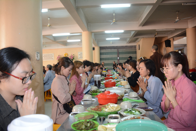 Korean Buddhist Delegation Visited Hoang Phap