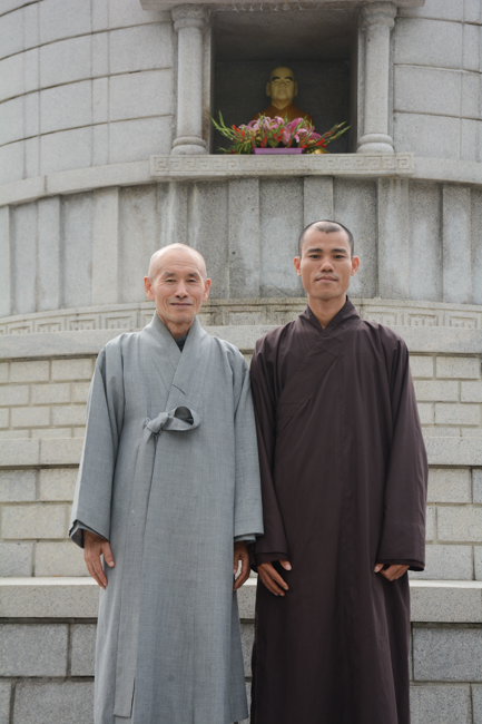 Korean Buddhist Delegation Visited Hoang Phap