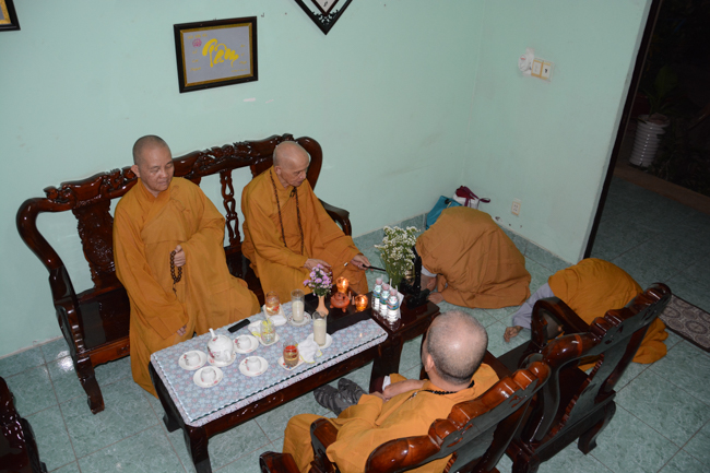 Đêm hoa đăng kỷ niệm đức Phật A-di-đà tại chùa Long Hoa  – Long An