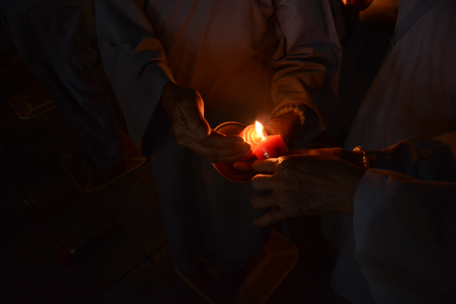 Đêm hoa đăng kỷ niệm đức Phật A-di-đà tại chùa Long Hoa  – Long An