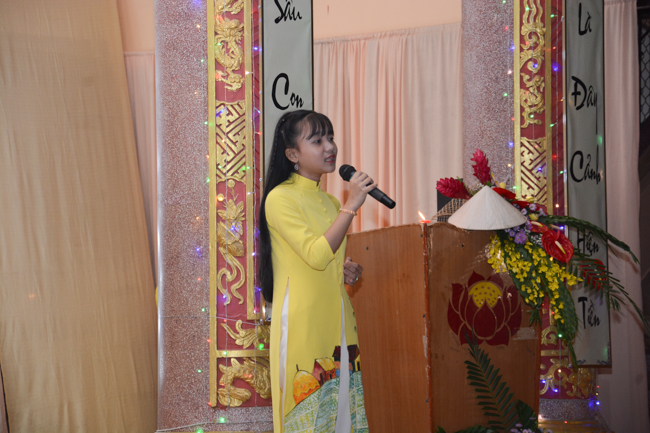 Đêm hoa đăng kỷ niệm đức Phật A-di-đà tại chùa Long Hoa  – Long An