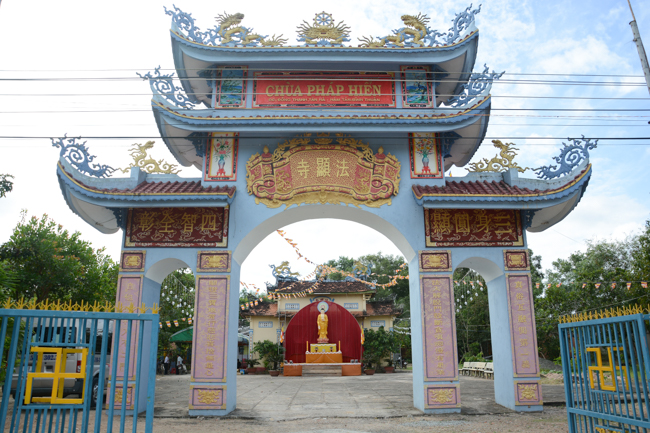 Lễ hoa đăng kỷ niệm đức Phật A-di-đà tại chùa Pháp Hiển  – Bình Thuận