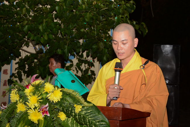 Lễ hoa đăng kỷ niệm đức Phật A-di-đà tại chùa Pháp Hiển  – Bình Thuận