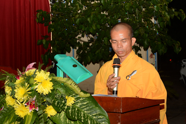 Lễ hoa đăng kỷ niệm đức Phật A-di-đà tại chùa Pháp Hiển  – Bình Thuận