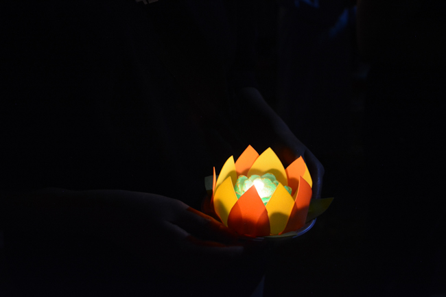 Lễ hoa đăng kỷ niệm đức Phật A-di-đà tại chùa Pháp Hiển  – Bình Thuận