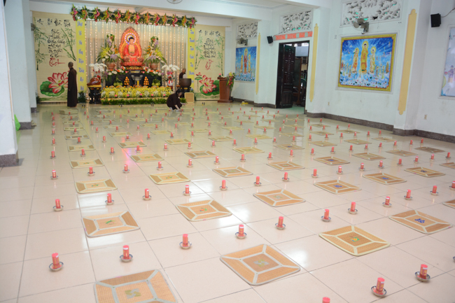 Đêm hoa đăng kỷ niệm đức Phật A-di-đà tại chùa Phước Thiện  – TP. Hồ Chí Minh