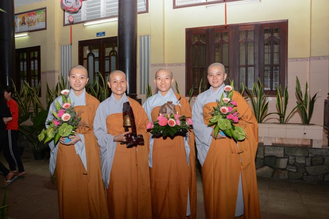 Đêm hoa đăng kỷ niệm đức Phật A-di-đà tại chùa Phước Thiện  – TP. Hồ Chí Minh