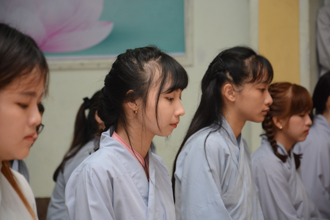 Đêm hoa đăng kỷ niệm đức Phật A-di-đà tại chùa Phước Thiện  – TP. Hồ Chí Minh