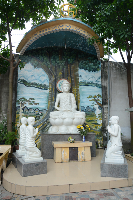 Đêm hoa đăng kỷ niệm đức Phật A-di-đà tại chùa Phước Thiện  – TP. Hồ Chí Minh