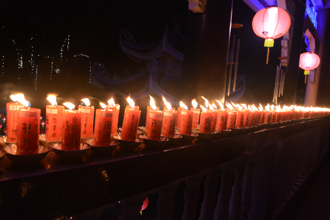 Đêm hoa đăng kỷ niệm đức Phật A-di-đà tại chùa Phước Thiện  – TP. Hồ Chí Minh