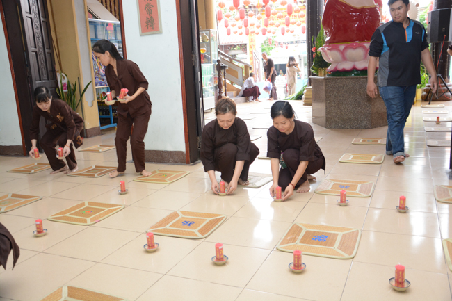 Đêm hoa đăng kỷ niệm đức Phật A-di-đà tại chùa Phước Thiện  – TP. Hồ Chí Minh