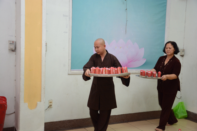 Đêm hoa đăng kỷ niệm đức Phật A-di-đà tại chùa Phước Thiện  – TP. Hồ Chí Minh