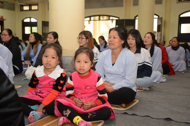 The ceremony of taking refuge at Tay Khanh Pagoda - Thai Binh