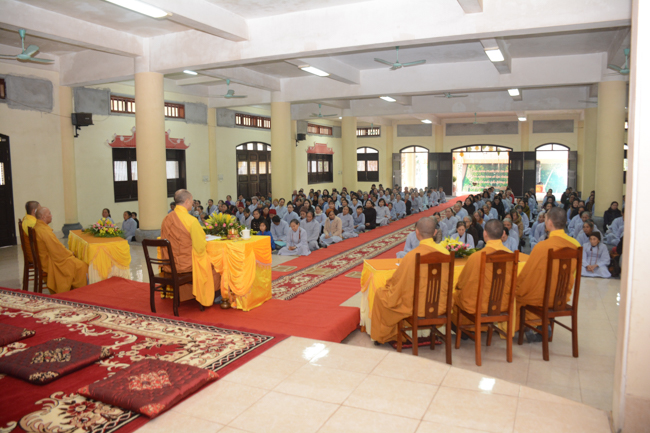 The ceremony of taking refuge at Tay Khanh Pagoda - Thai Binh