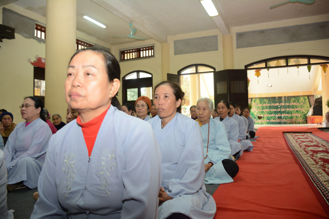 The ceremony of taking refuge at Tay Khanh Pagoda - Thai Binh