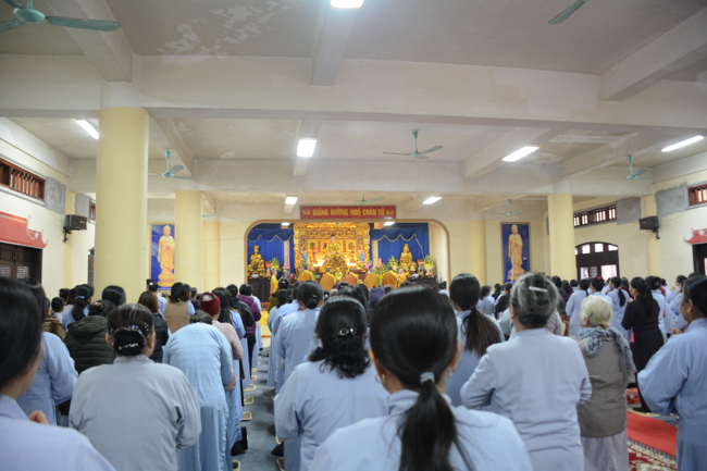 The ceremony of taking refuge at Tay Khanh Pagoda - Thai Binh