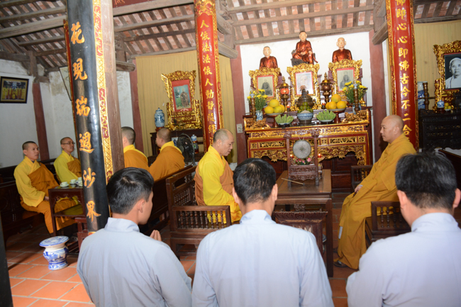 The ceremony of taking refuge at Tay Khanh Pagoda - Thai Binh