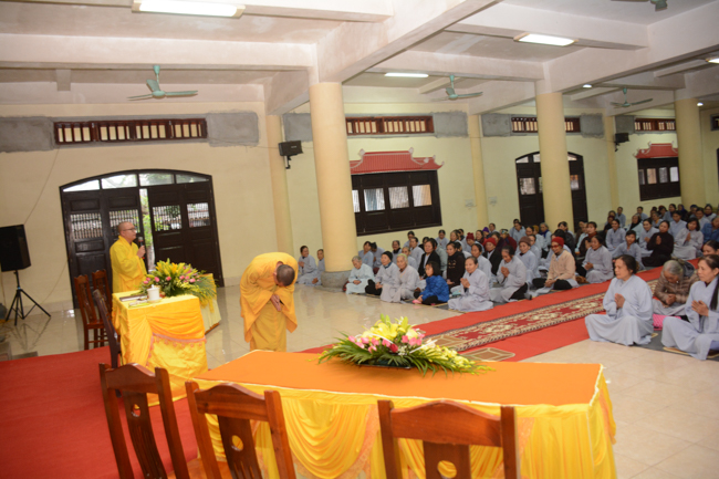 The ceremony of taking refuge at Tay Khanh Pagoda - Thai Binh