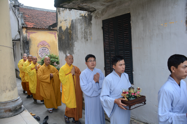 The ceremony of taking refuge at Tay Khanh Pagoda - Thai Binh
