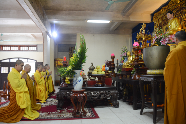 The ceremony of taking refuge at Tay Khanh Pagoda - Thai Binh