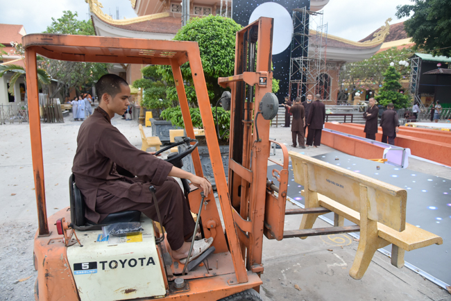 Prepare for Amitabha Buddha’s Birthday