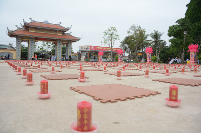 Lantern Lighting Ritual to commemorate Amitabha’s Birthday at Co Am Pagoda – Nghe An