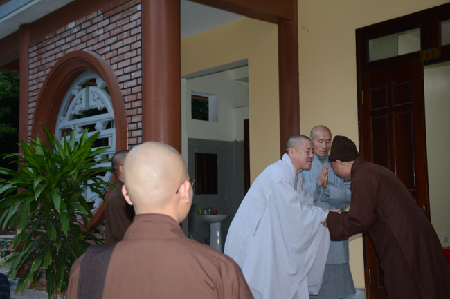 Lantern Lighting Ritual to commemorate Amitabha’s Birthday at Co Am Pagoda – Nghe An