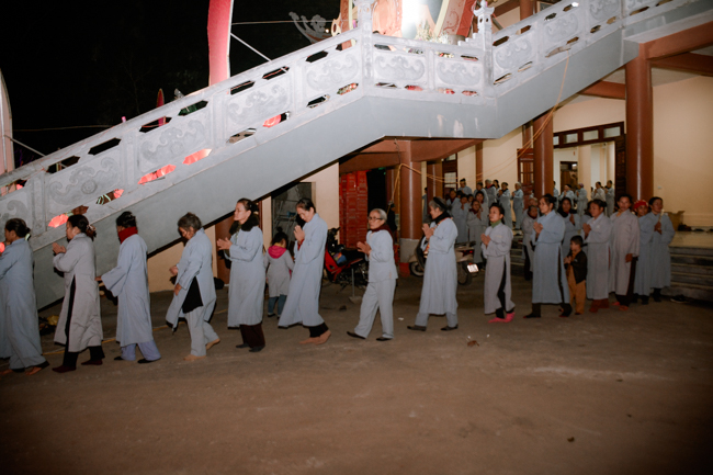 Lantern Lighting Ritual to commemorate Amitabha’s Birthday at Co Am Pagoda – Nghe An