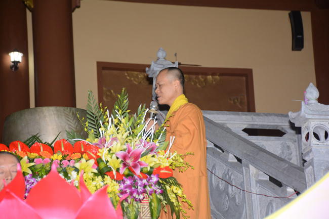 Lantern Lighting Ritual to commemorate Amitabha’s Birthday at Co Am Pagoda – Nghe An