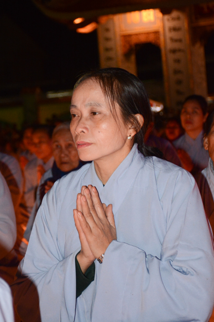 Lantern Lighting Ritual to commemorate Amitabha’s Birthday at Co Am Pagoda – Nghe An