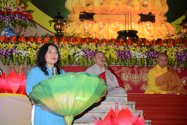 Lantern Lighting Ritual to commemorate Amitabha’s Birthday at Co Am Pagoda – Nghe An