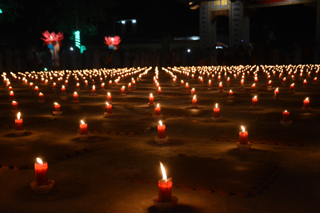 Lantern Lighting Ritual to commemorate Amitabha’s Birthday at Co Am Pagoda – Nghe An