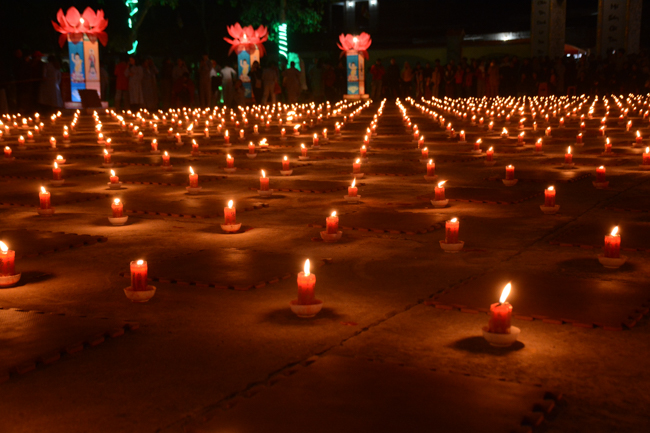 Lantern Lighting Ritual to commemorate Amitabha’s Birthday at Co Am Pagoda – Nghe An